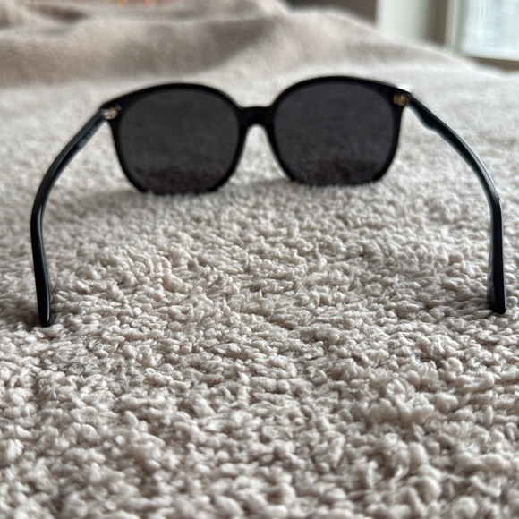 Gucci Black Women's Sunglasses - Picture 5 of 11